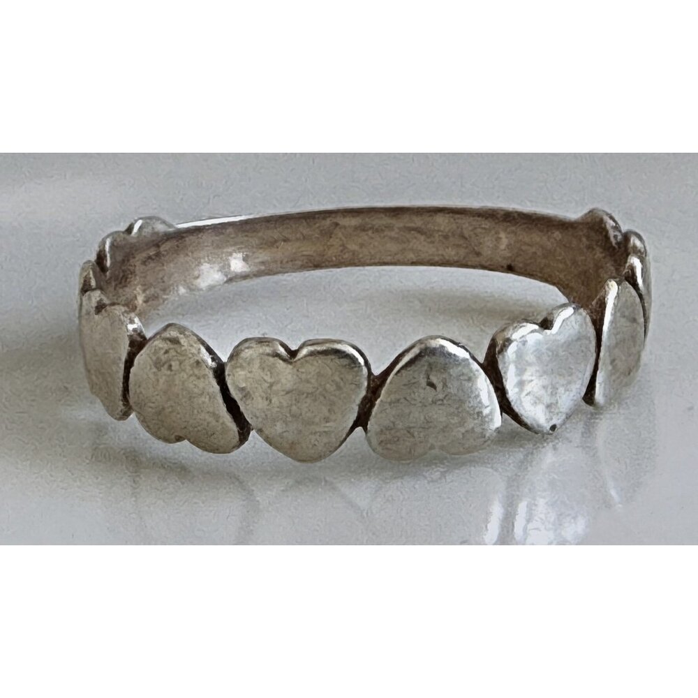 Vintage 90s Hearts Band Ring Dainty 925 Sterlling Silver Size 8 3/4 - Picture 4 of 10